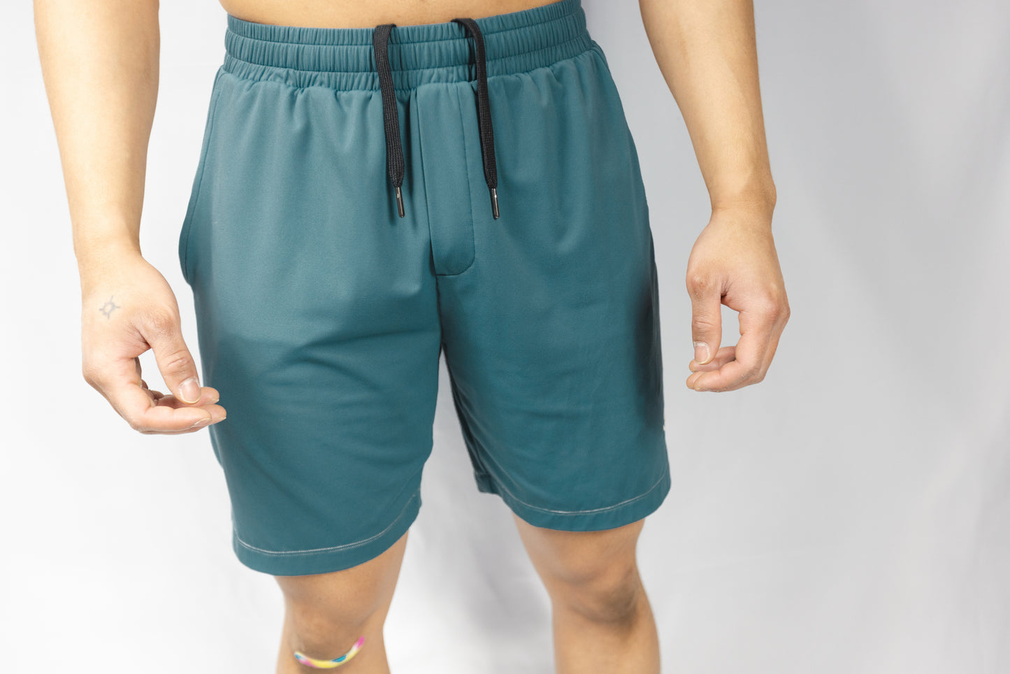 VIRA MOTION Shorts